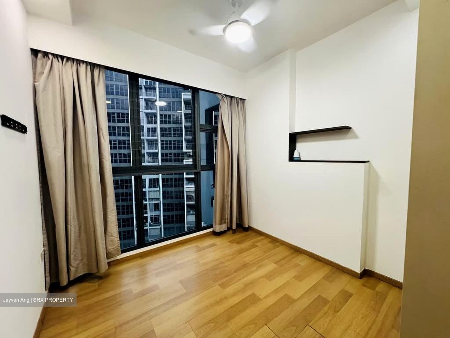 Prive (D19), Condominium #579948241